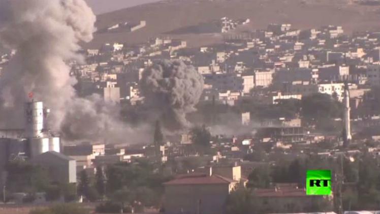 فيديو| لحظة استهداف طائرة لمواقع داعش بحدود تركيا