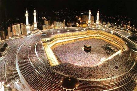 مقترح تأجيل الحج والعمرة بين الشرع والمكايدة السياسية