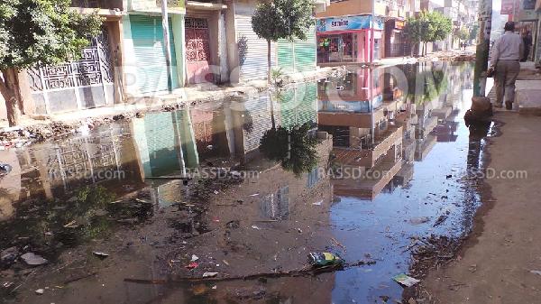 98 يوم على غرق شوارع سمالوط في مستنقع الصرف الصحي