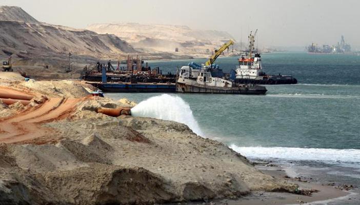 8 سفن فقط.. زيادة على معدلات المرور بقناة السويس بعد افتتاح التفريعة