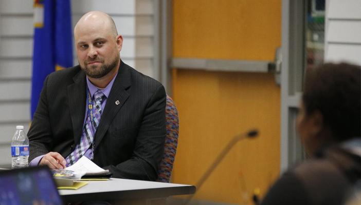 “ستار تريبون”: إقالة عضو مجلس إدارة مدرسة أميركية بسبب إساءته للإسلام