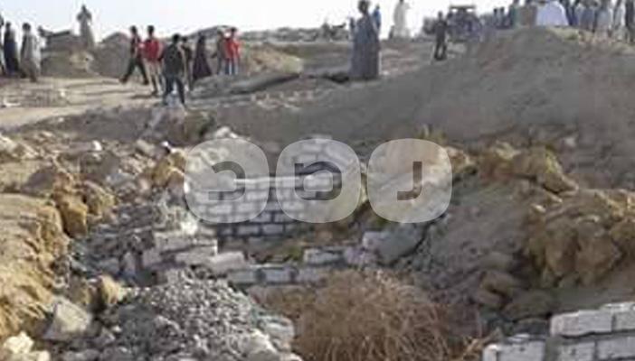 بالصور.. الجيش يهدم المقابر على الموتى برعاية المرشحين في بني سويف