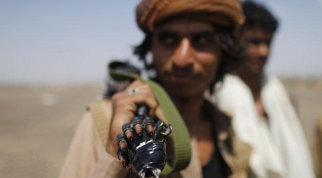 الحوثيون يقتحمون ميناءً رئيسًا غربي اليمن