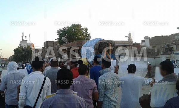 صور| مسيرة لـ”شباب ضد الانقلاب” في أسوان