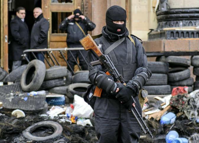 الانفصاليون يطلقون سراح ١٧ عسكريا أوكرانيا