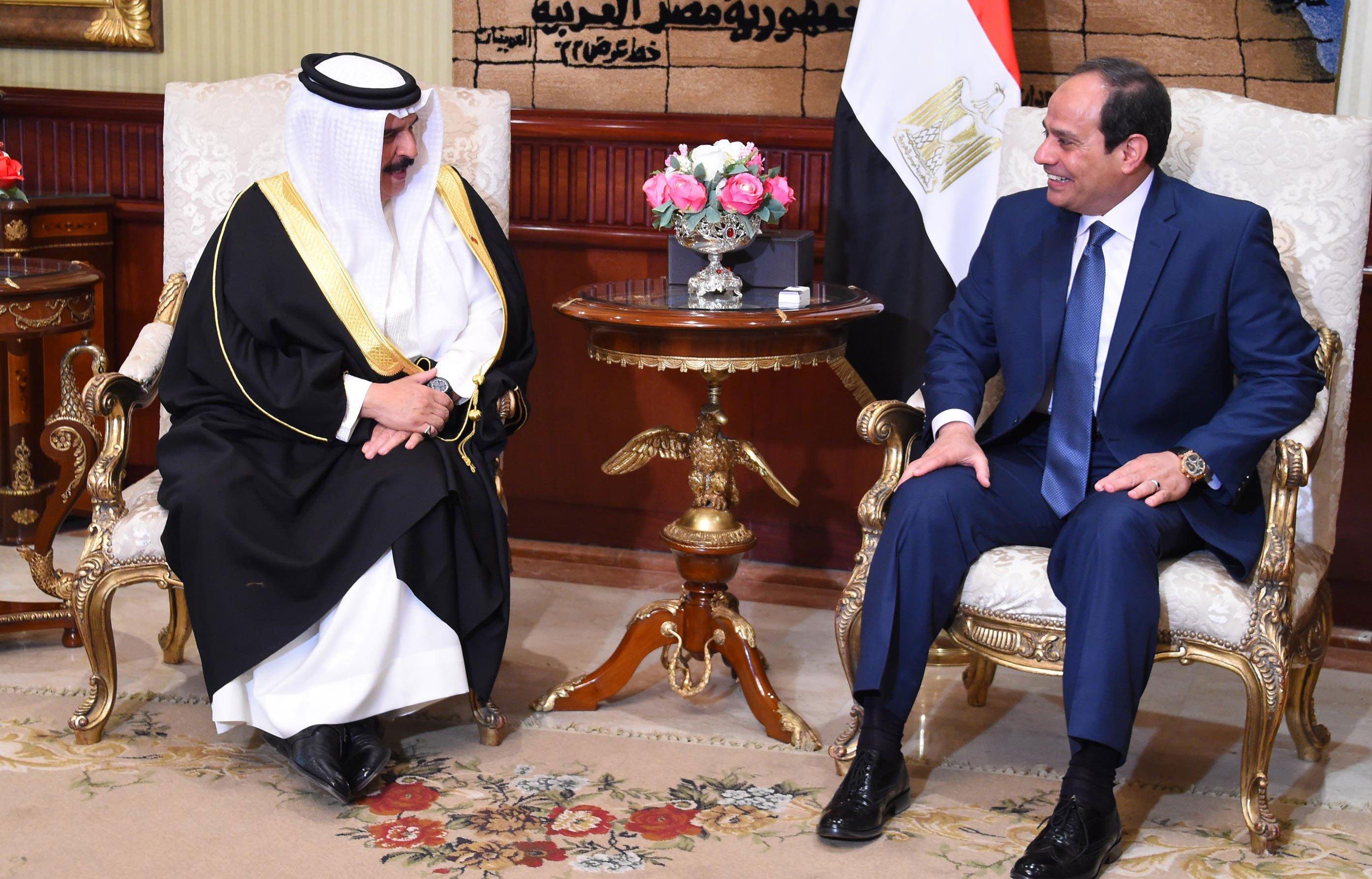 دعوى قضائية ببطلان قرار السيسي تملك ملك البحرين ثلاث فلل في خليج نعمة