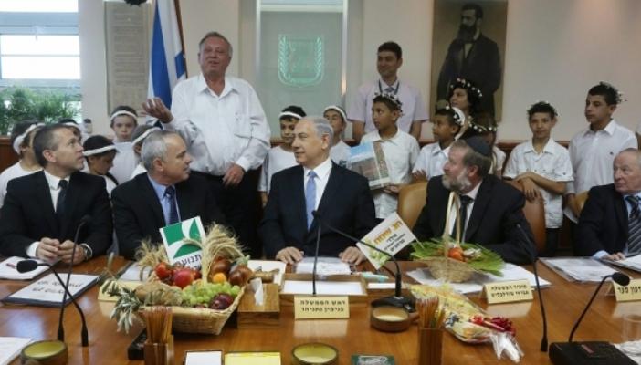 أبرز قرارات الكبينيت: حصار القدس ومعاقبة منفذي العمليات وتعزيز القوات