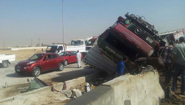 مصرع وإصابة 18 في حادث انقلاب سيارة على طريق مصر- الفيوم