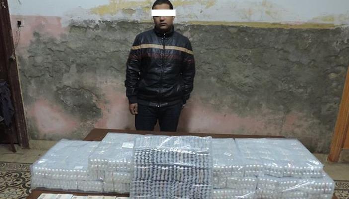 القبض على أمين شرطة وعاطل بحوزتهما 37 ألف قرص ترامادول بقصد الاتجار