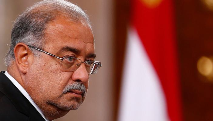 “إسماعيل” على خطى “محلب”.. لا أملك عصا سحرية لحل المشكلات!