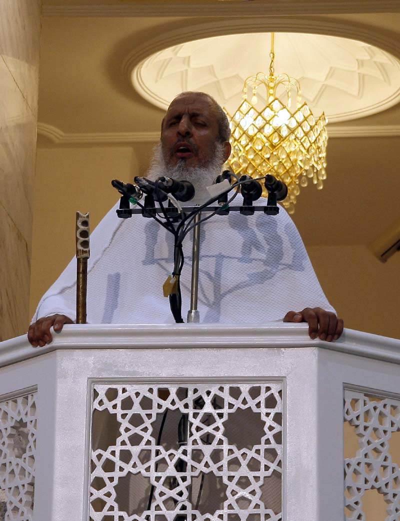 فيديو:خطيب عرفات..من يسيء استخدام القوة العسكرية خائن للأمانة