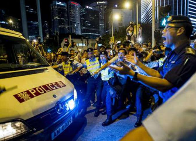 اعتقال 45 من متظاهري هونج كونج وسط تحقيقات شرطية