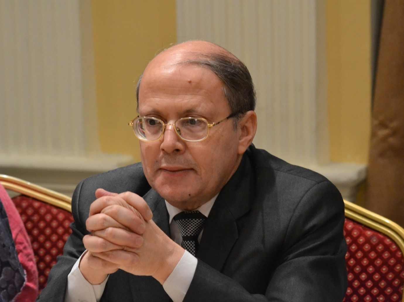 بالفيديو.. قنديل: السلطة تائهة والسيسي يعتمد على حكومة الجيش