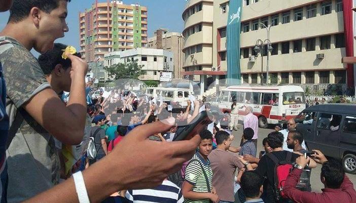 طلاب الثانوية بالشرقية يتظاهرون ضد تخصيص 10 درجات للحضور