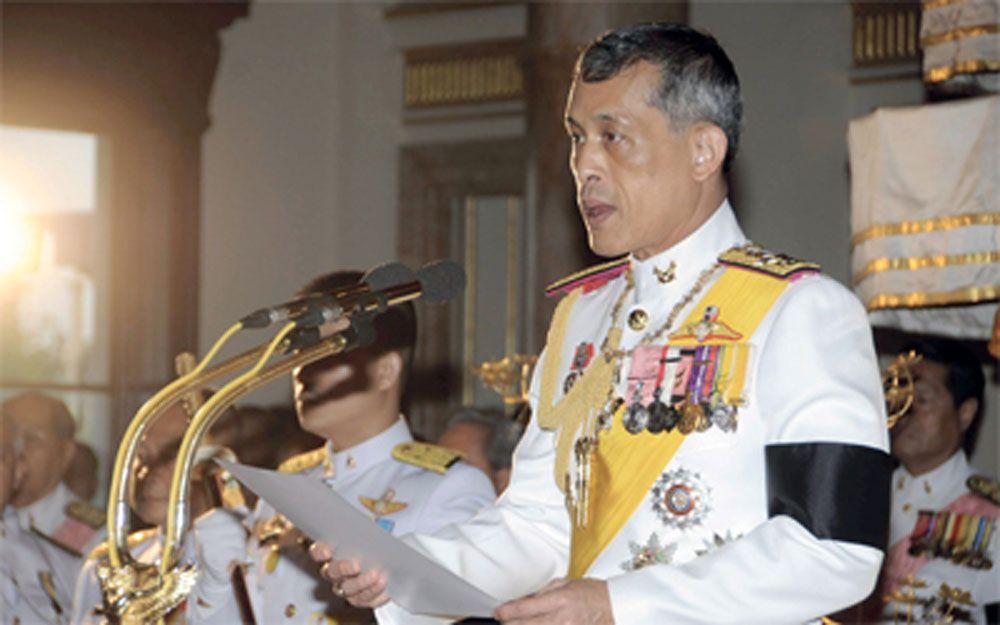 حزنًا على والده.. ولي العهد يؤجل تتويجه ملكًا لتايلاند لمدة عام