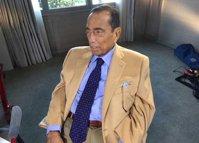 بالفيديو.. محامي حسين سالم: حالة موكلي الصحة لا تسمح بعودته لمصر