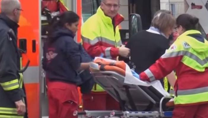 بالفيديو.. طعن مرشحة ألمانية بسبب دعمها اللاجئين