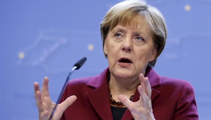 أنجيلا ميركل تصل إلى إسطنبول للقاء أردوغان وداود أوغلو