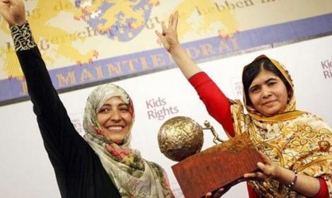 فيديو| مذيع مصري يهاجم رفع “ملالا” رابعة بحفل نوبل