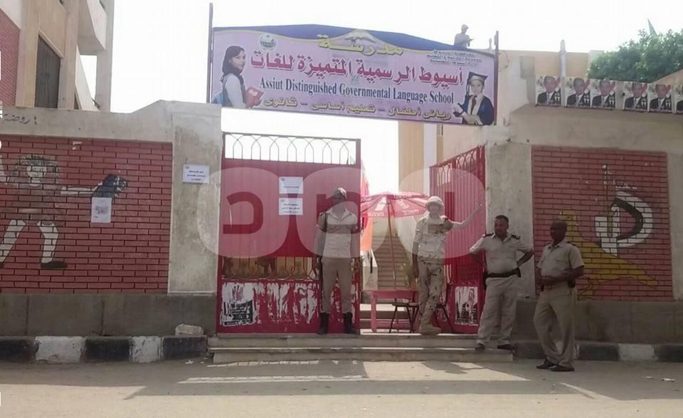 بالفيديو.. لواء للشباب: “شيل اللحاف وانزل انتخب.. عيب تكسفوا السيسي”