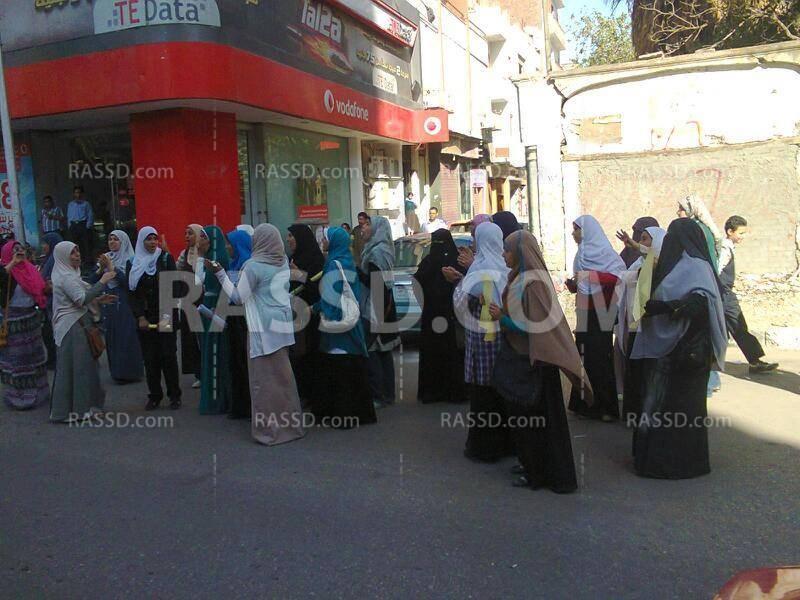 فراشة نسائية لـ”حرائر أسيوط” دعما للشرعية