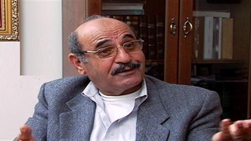 بالفيديو.. مساعد وزير الداخلية الأسبق للشباب: شيل اللحاف يا بابا وانزل