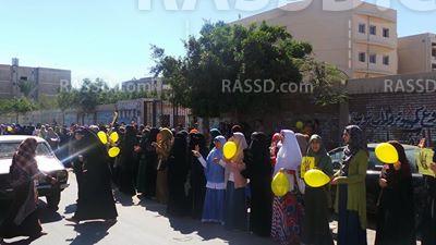 وقفة لطلبات الدراسات الإسلامية ببورسعيد تنديدًا بالانقلاب