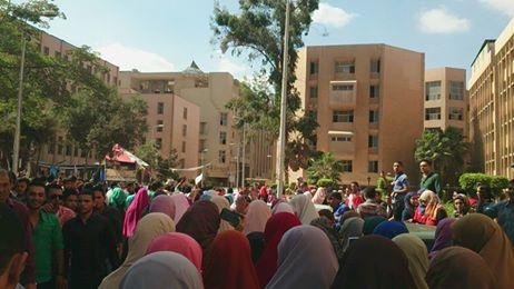 تظاهرة لطالبات جامعة الأزهر بمدينة نصر رفضًا لسياسات القمع