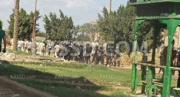 بمعاونة البلطجية.. أمن الانقلاب يقتحم جامعة الأزهر بتفهنا الأشراف