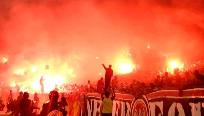 جماهير الأولتراس تتحدى الداخلية وتعلن حضورها لقاء الأهلي وطلائع الجيش