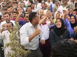 عمال مصنع 4 بشركة مصر للغزل والنسيج يتظاهرون ضد قرار الإغلاق