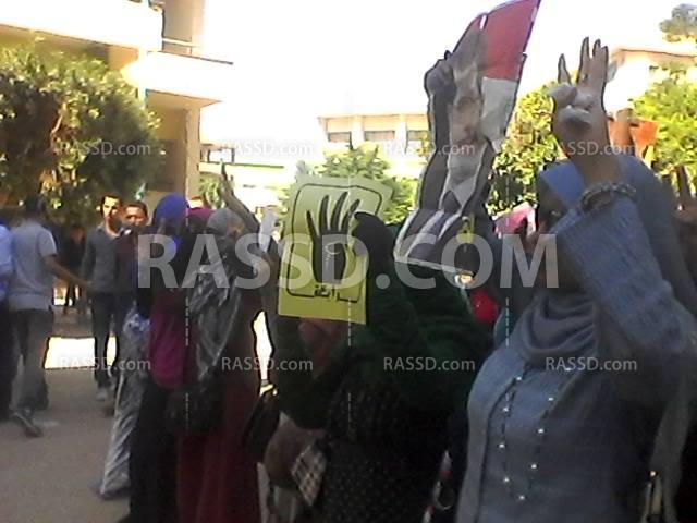 مسيرة طلابية في جامعة سوهاج تنديدًا بحكم العسكر