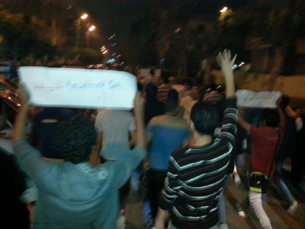 تظاهرة مفاجئة أمام منزل النائب العام