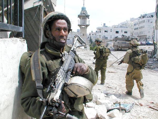 قوات الاحتلال تقتحم نابلس