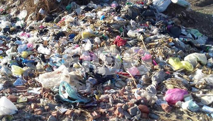 أهالي الفيوم يشكون تراكم أكوام القمامة بالشوارع ومداخل القرى