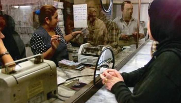 مستشار المصرف المتحد السابق: “الدنيا بتتنيل بـ60 نيلة والتضخم سيرتفع”