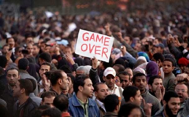 بدايات نظام يتهاوى في مصر – خليل العناني