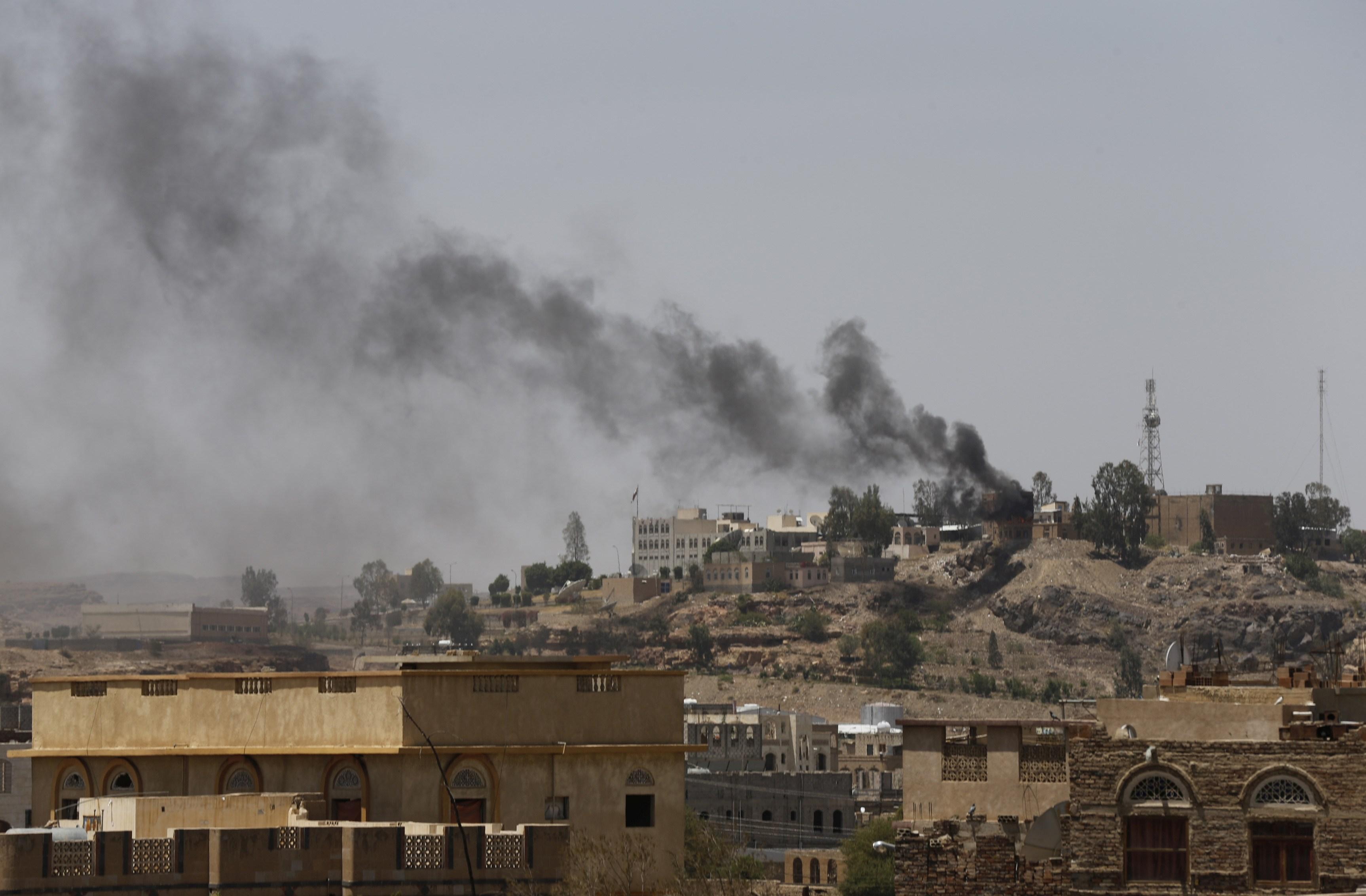 قوات التحالف العربي تشن غارات جوية على صنعاء فجر اليوم