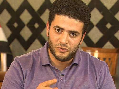 نجل مرسي ينفي نبأ اعتقال أخيه