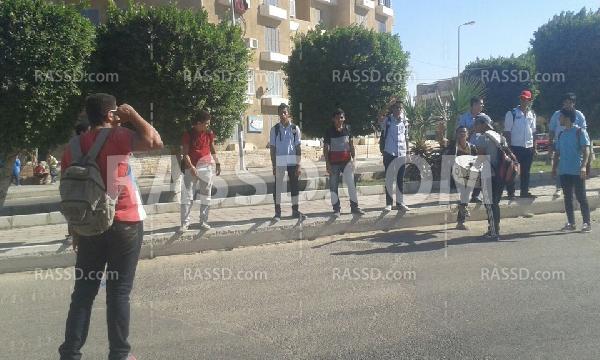 طلاب “زايد الثانوية”  يطالبون بالإفراج عن زملائهم