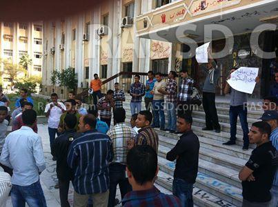 طلاب الأزهر المغتربين يتظاهرون أمام الإدارة للمطالبة بالتسكين