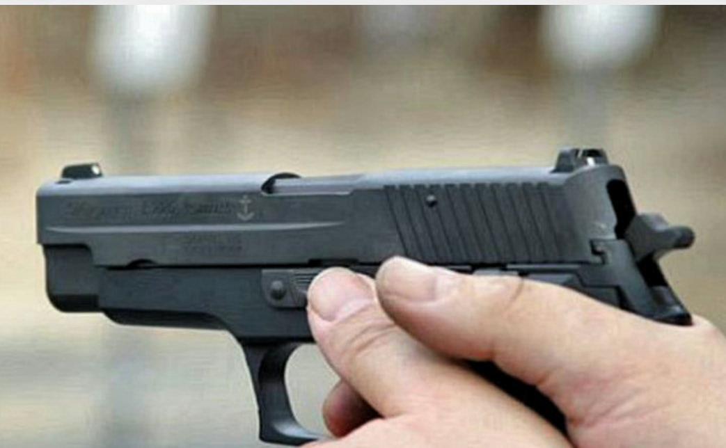 ضابط شرطة  يطلق النار على صاحب محل عصير بمصر الجديدة