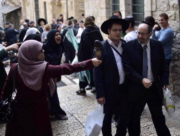 سكاكين تحرس الأقصى.. وأنظمة تحمي “إسرائيل”!