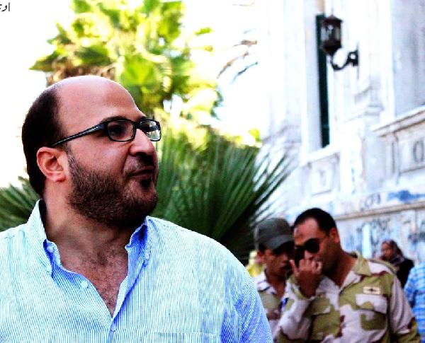 الناشط حسن مصطفي يكذب جريدة الوطن بشأن دعمه للسيسي