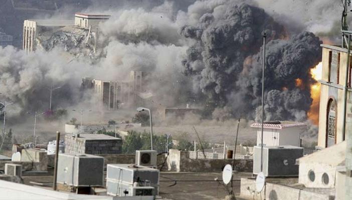 طائرات التحالف العربي تشن 3 غارات على تجمعات للحوثيين بتعز