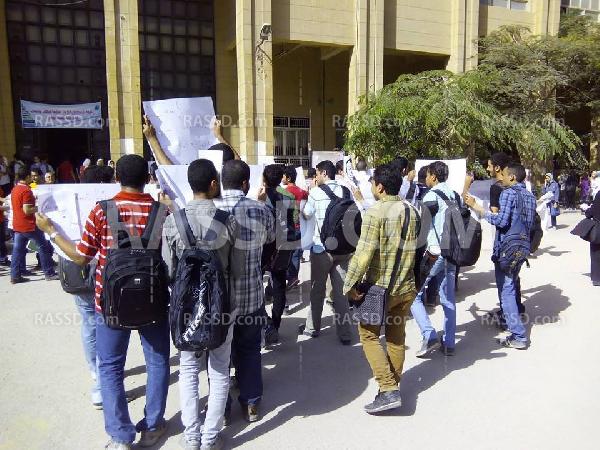 صور| فعاليات طلابية بجامعة الإسكندرية للتنديد بالقمع الأمني