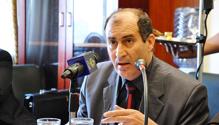 حشمت لـ”رصد”: زيارة السيسي للإمارات محاولة لإنقاذ مصر من حالة الانهيار