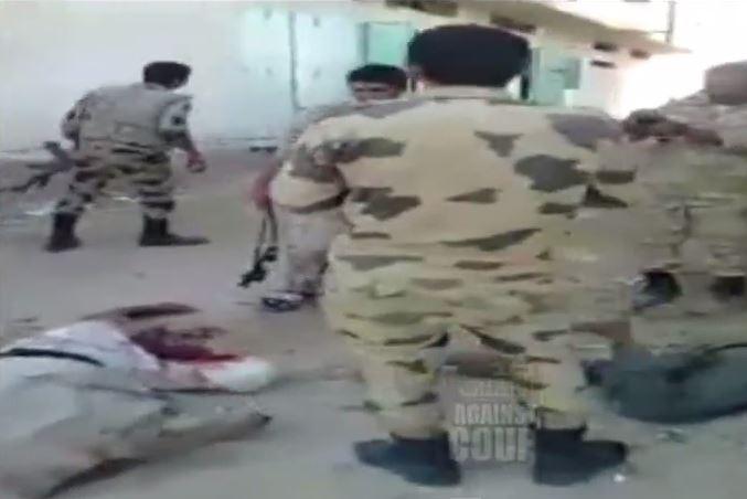 فيديو| مشاهد بشعة.. الجيش المصري يعذب أهالي سيناء