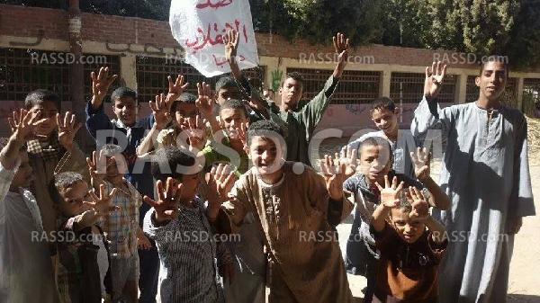 طلاب مدارس “دلجا” ينددون باعتقال طالبة بجامعة المنيا