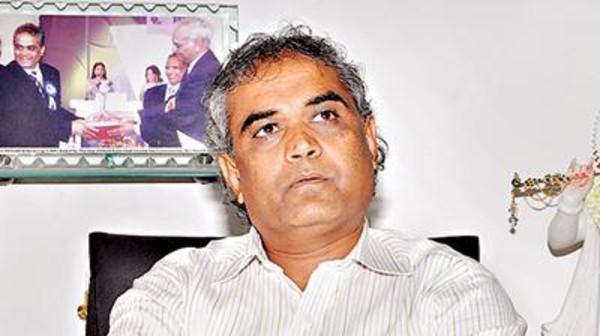 رجل أعمال هندي يكافئ موظفيه بـ7 ملايين دولار